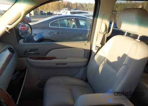 2007 Chevrolet Tahoe Ltz z USA, uszkodzony, nr VIN 1GNFC13047R141900